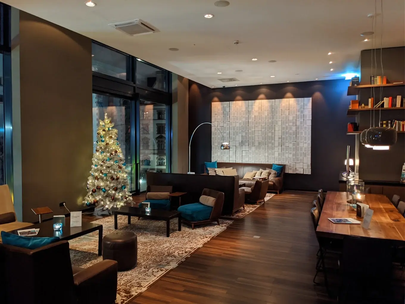 Motel One Leipzig Zimmer – 15 Gehminuten zur LANUWA Klinik Motel One Leipzig Zimmer