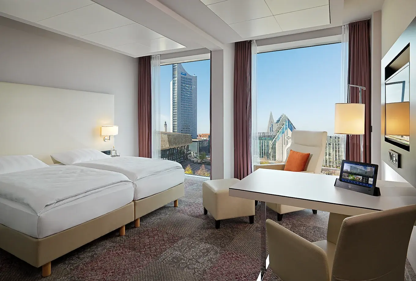 Radisson Blu Leipzig Lobby – 7 Gehminuten zur LANUWA Klinik Radisson Blu Leipzig Lobby